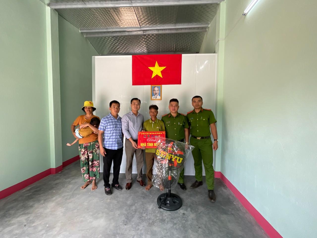 Xã Ea Răl bàn giao nhà cho hộ nghèo, khó khăn về nhà ở, gia đình chính sách, đồng bào dân tộc thiểu số 